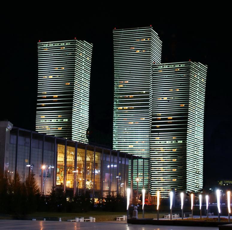 The Place Astana Hostel Zewnętrze zdjęcie